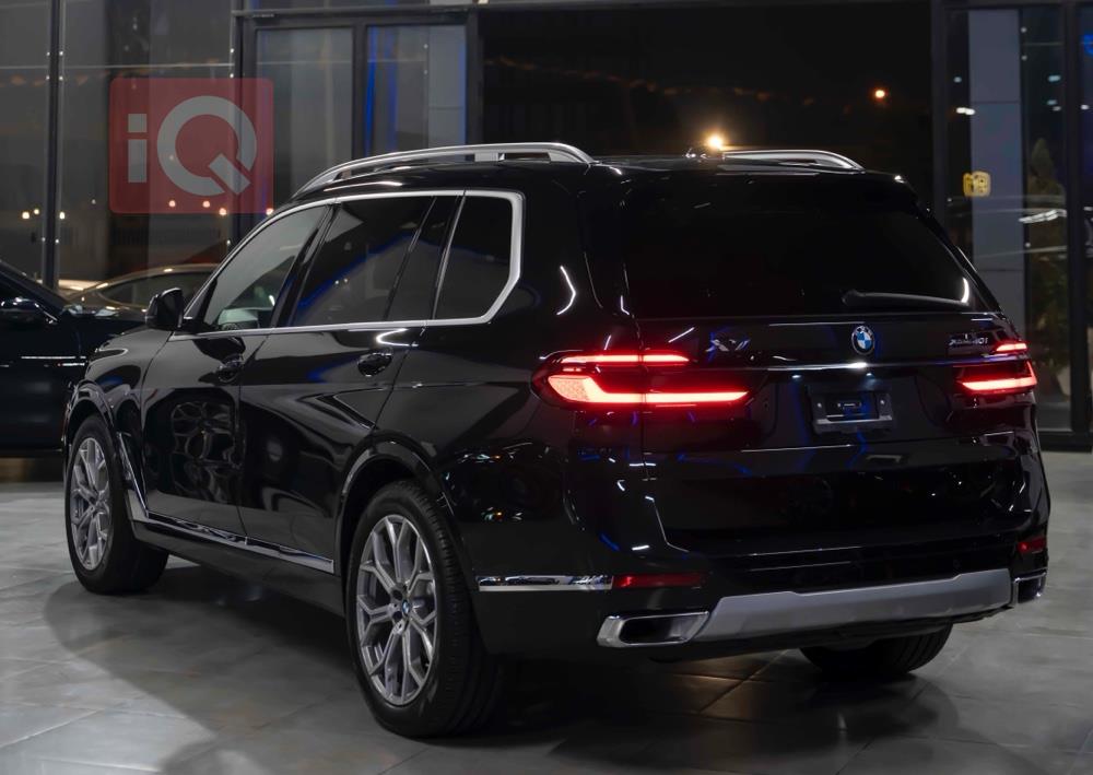 بی ئێم دەبڵیو X7